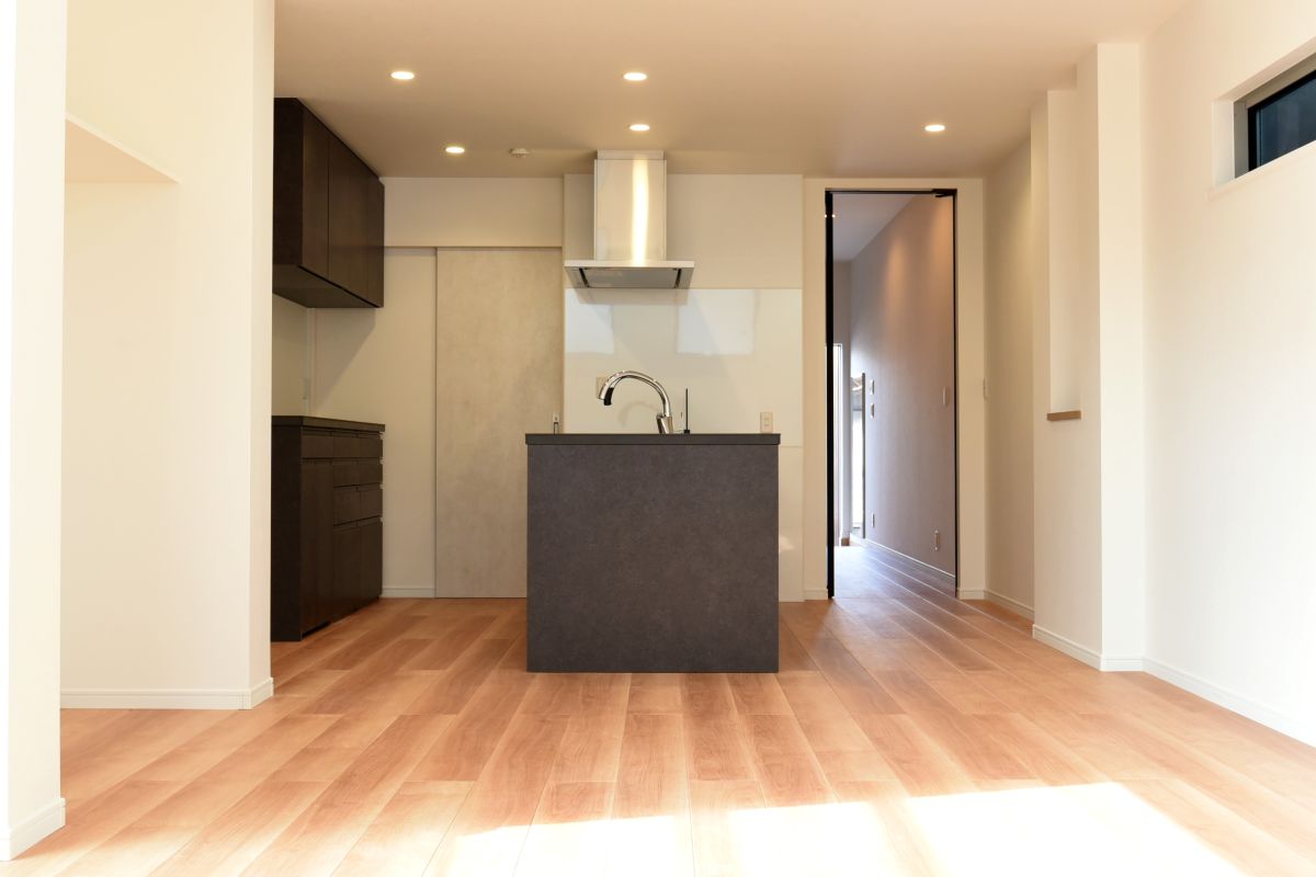 住宅密集地でも明るい家